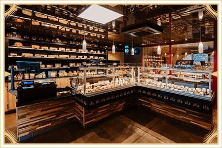 Intérieur de la boutique de fromages à Sarzeau
